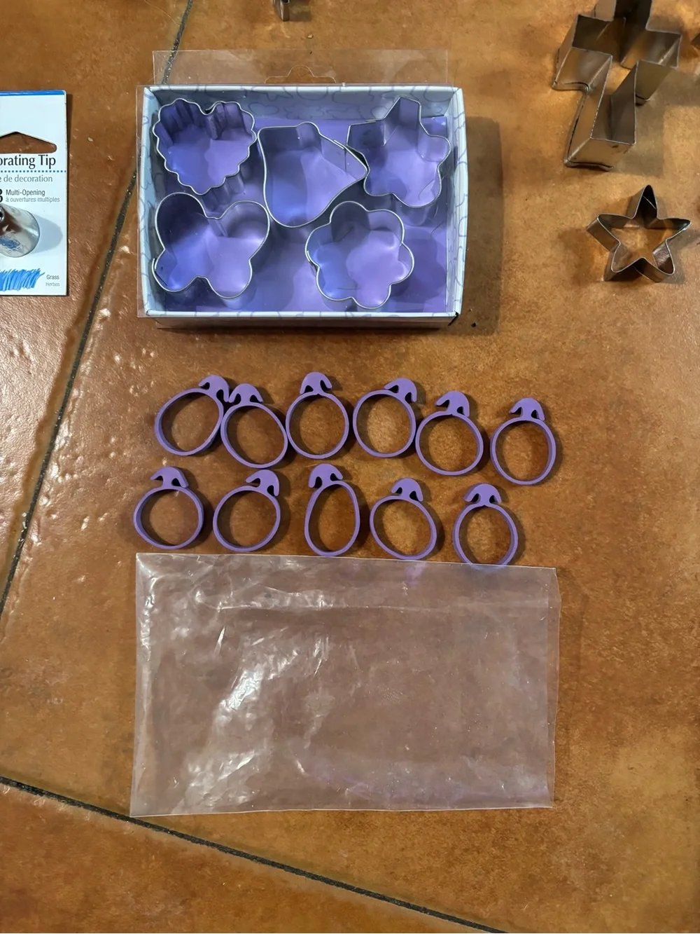 Baking tips icing bag ties, cookie shapes/fondant 4-8 mm pearls 54 items